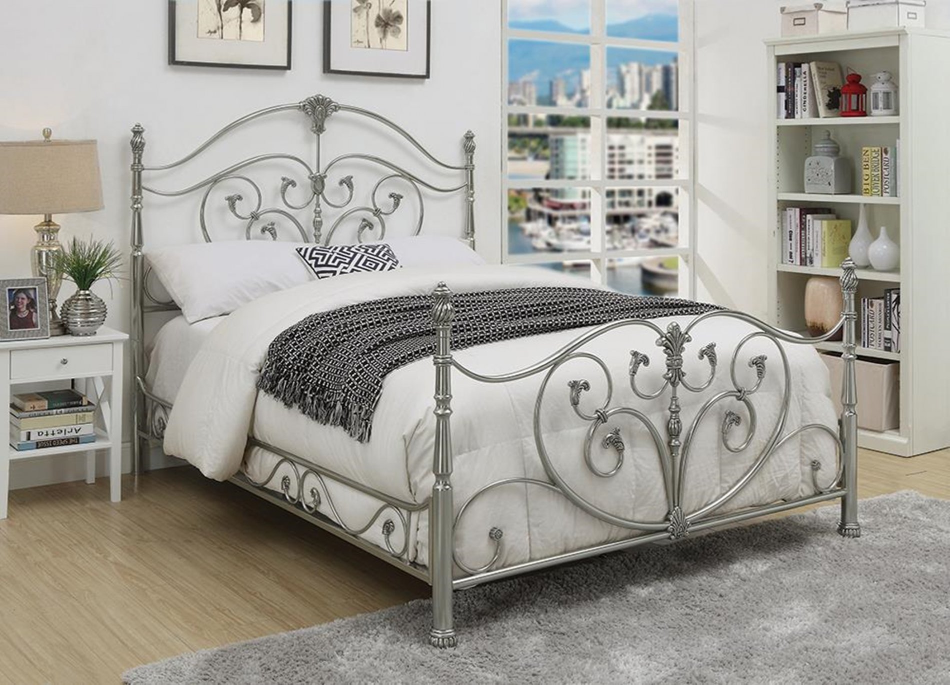 Evita Silver Metal Scrollwork Queen Bed - Click Image to Close