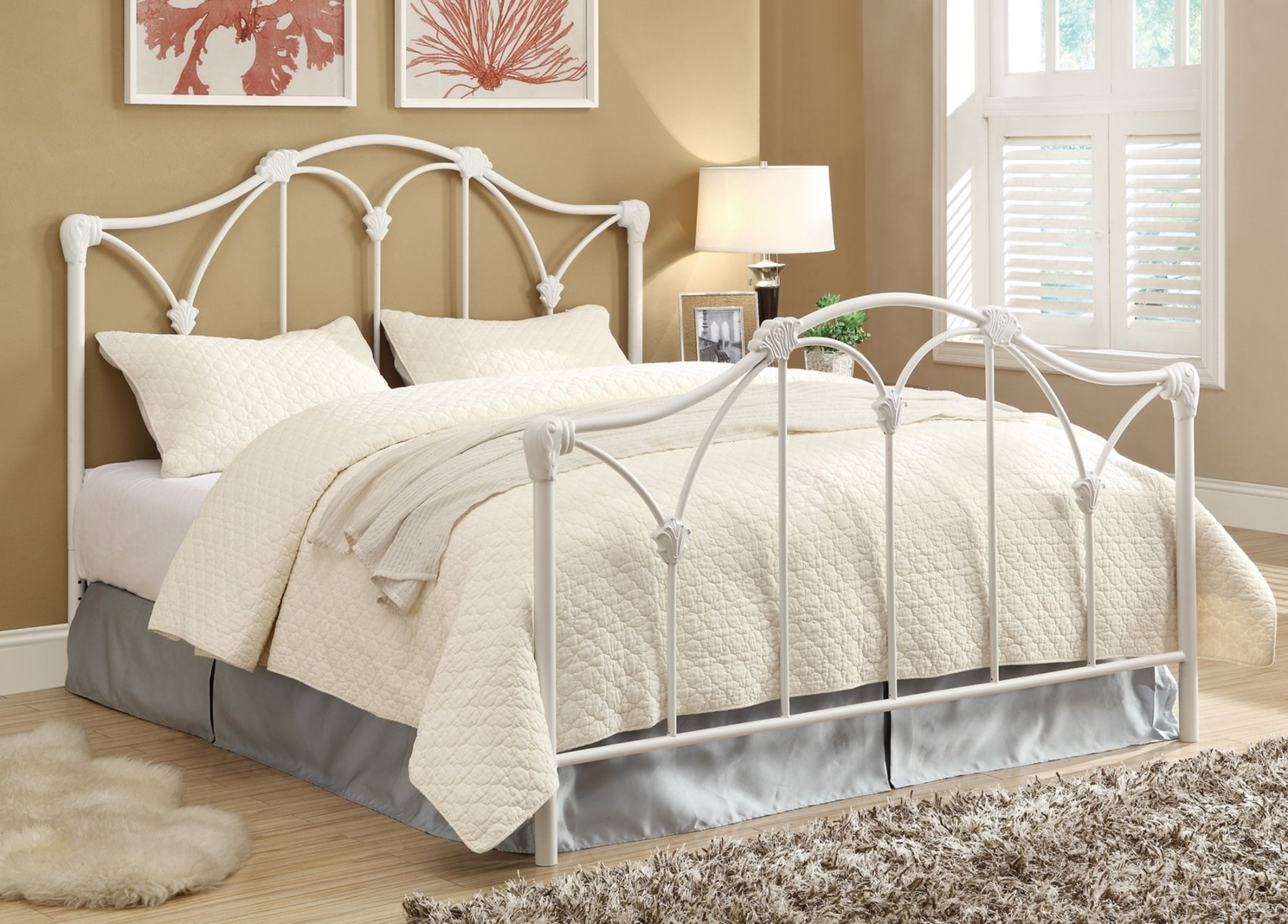 Scarlett White Metal Queen Bed - Click Image to Close
